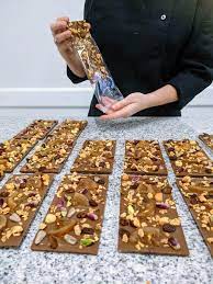 TABLETTE BIO GRAINES DE COURGE NOIR EQUATEUR 72% 90G - YAMANKA – Image 2