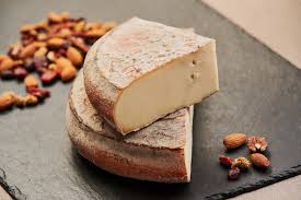 SAINT NECTAIRE AOP FERMIER BIO AU LAIT ENTIER CRU - LES TERRES D'AUVERGNE – Image 3