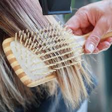 BROSSE A CHEVEUX DEMELANTE PLATE EN BAMBOU - CAP BAMBOU – Image 2